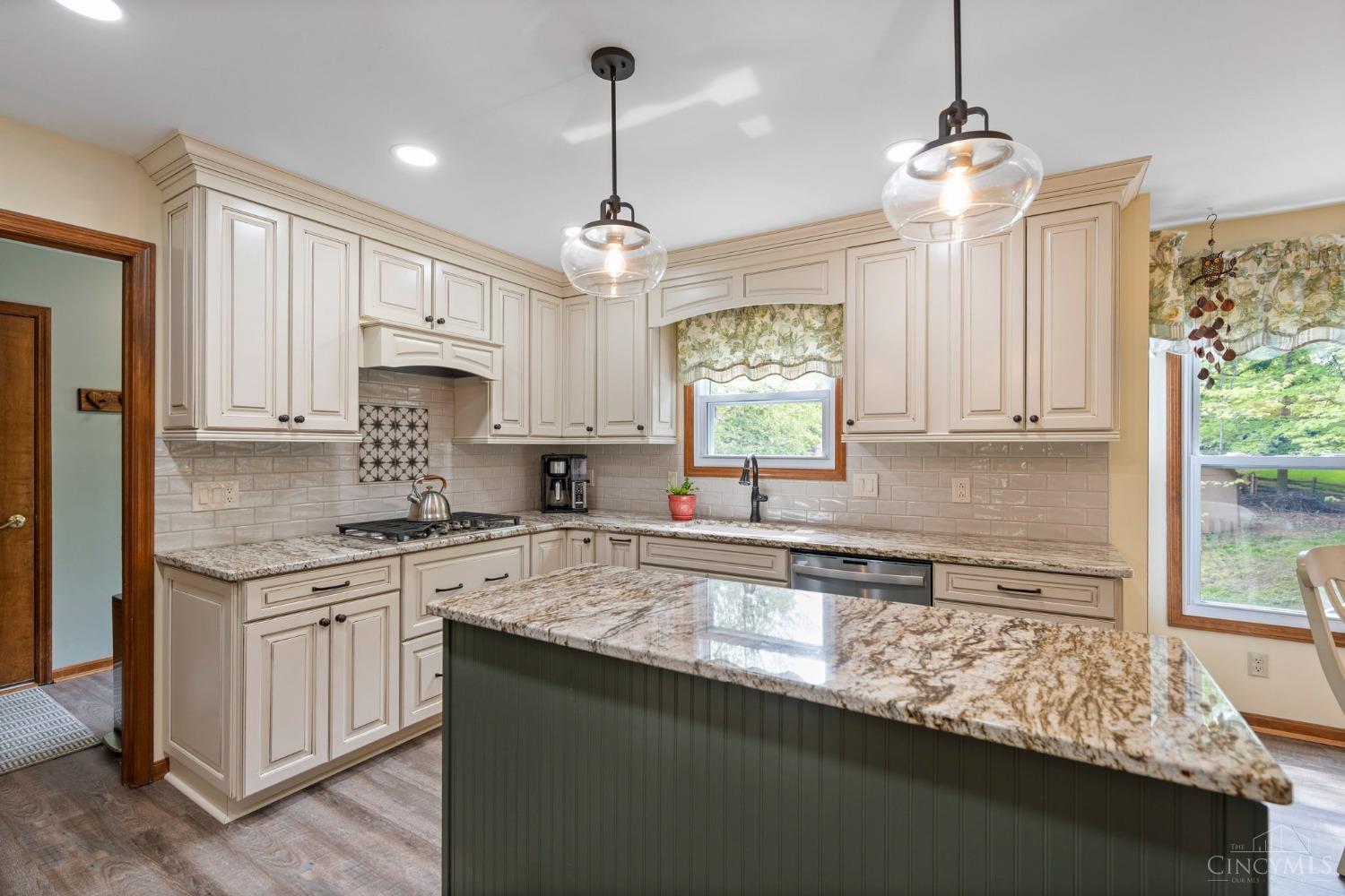 871 Surrey Trail