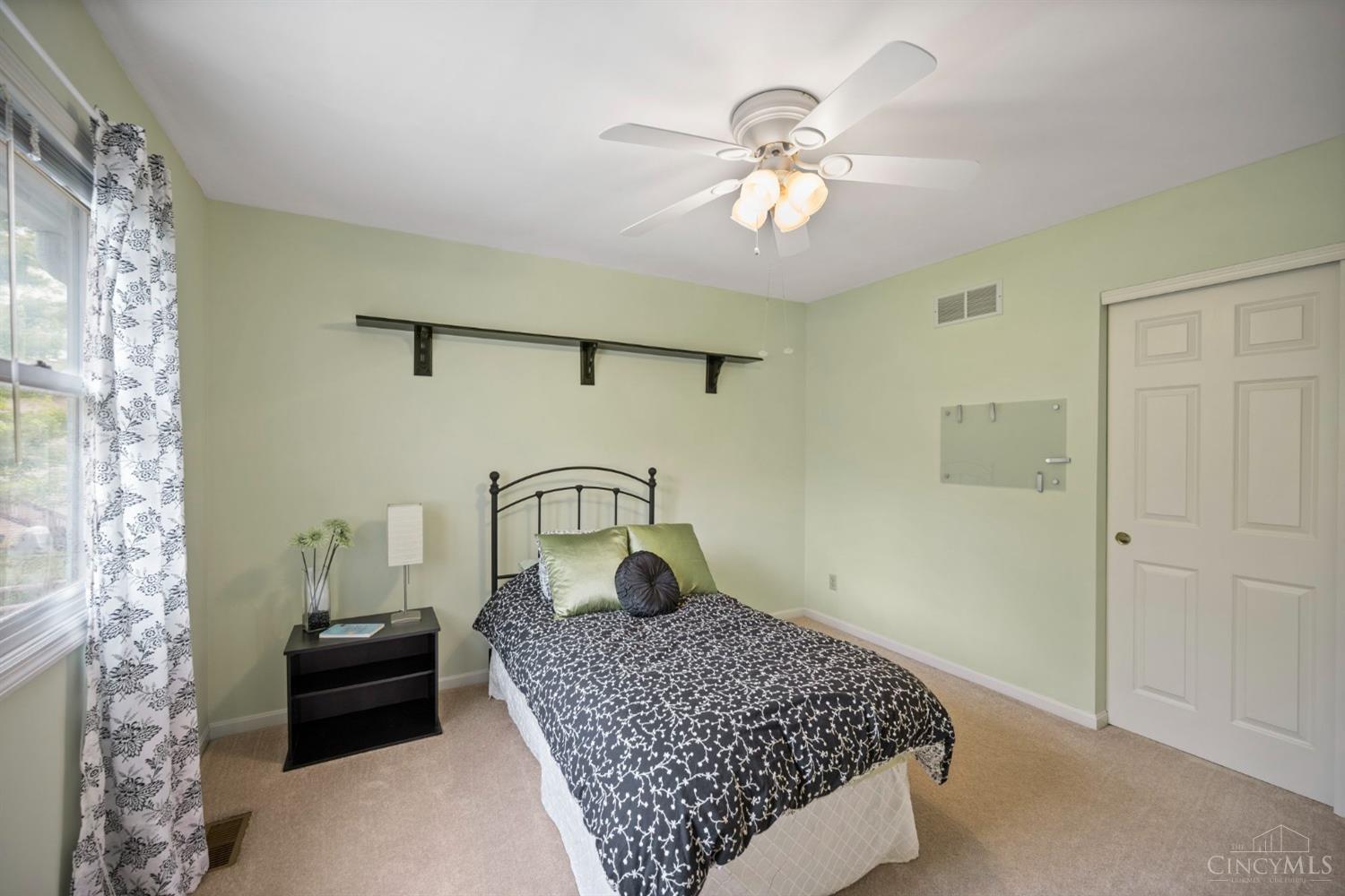 871 Surrey Trail