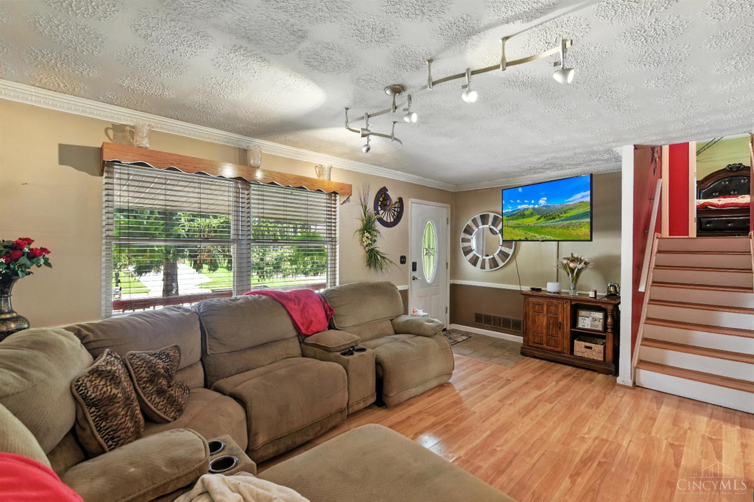 1901 Leway Drive