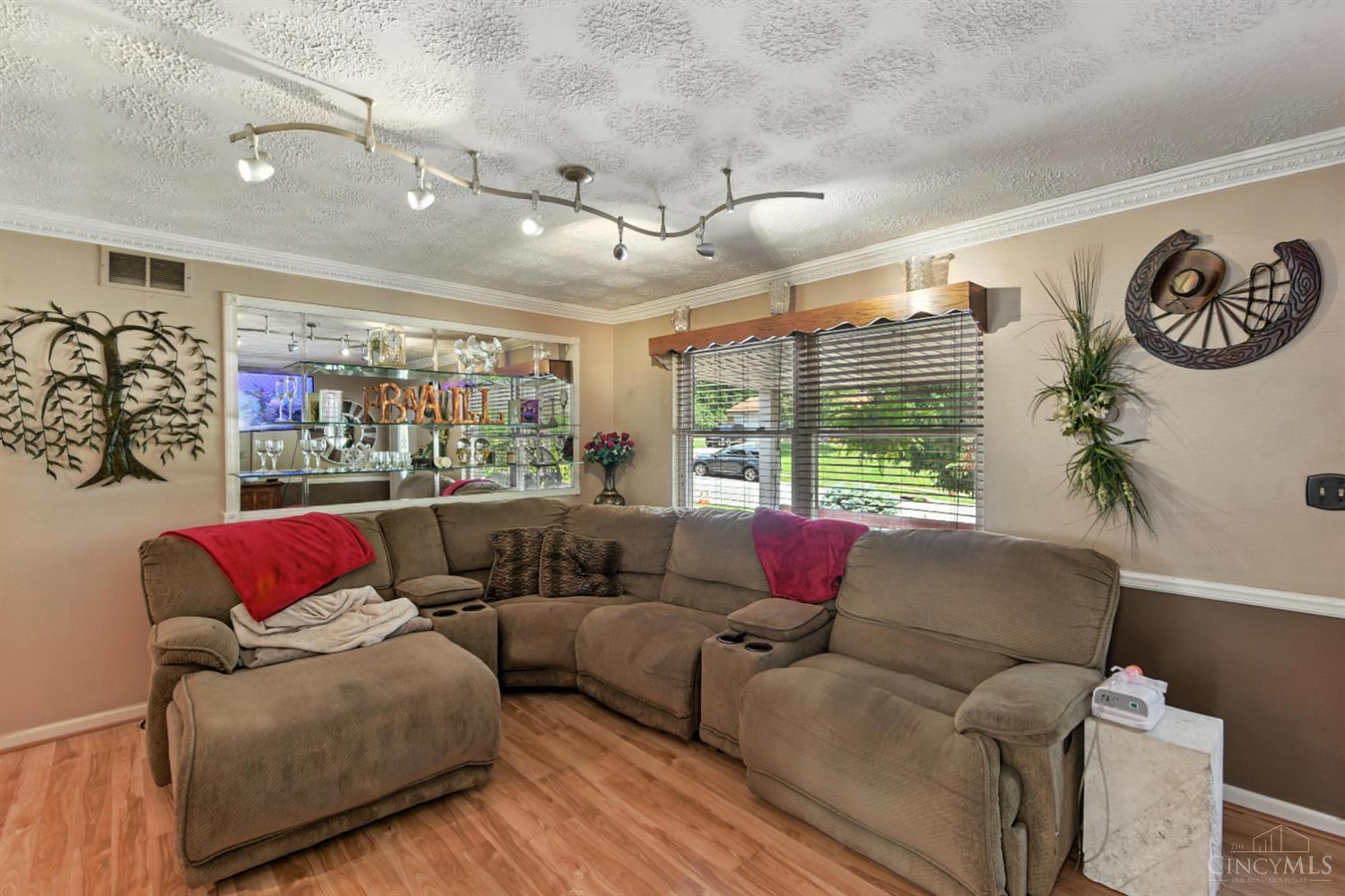 1901 Leway Drive