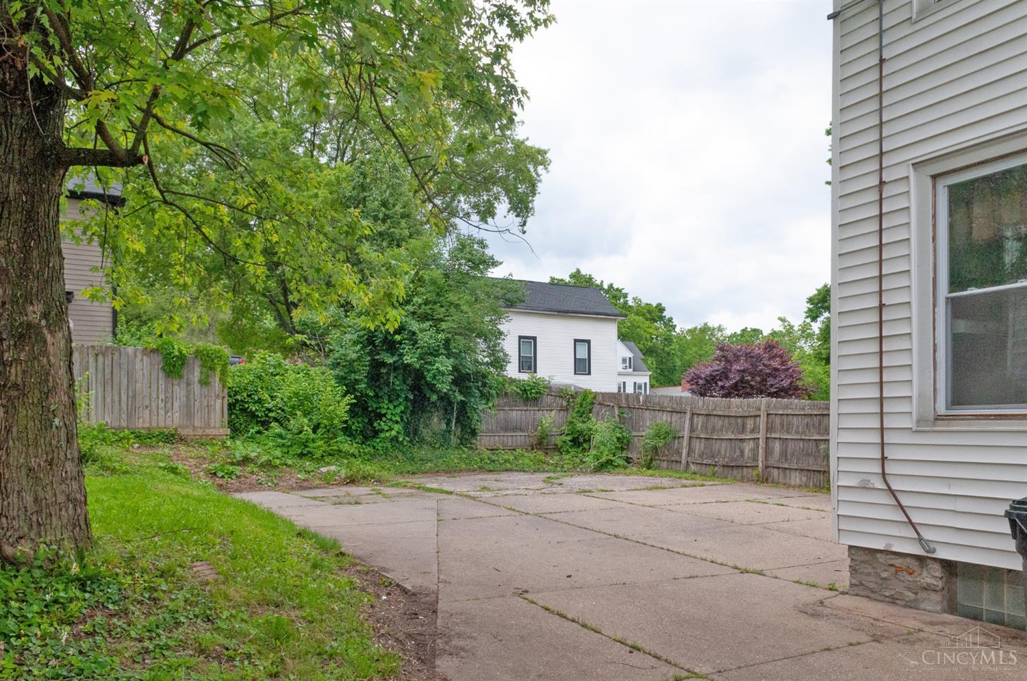 1247 Beech