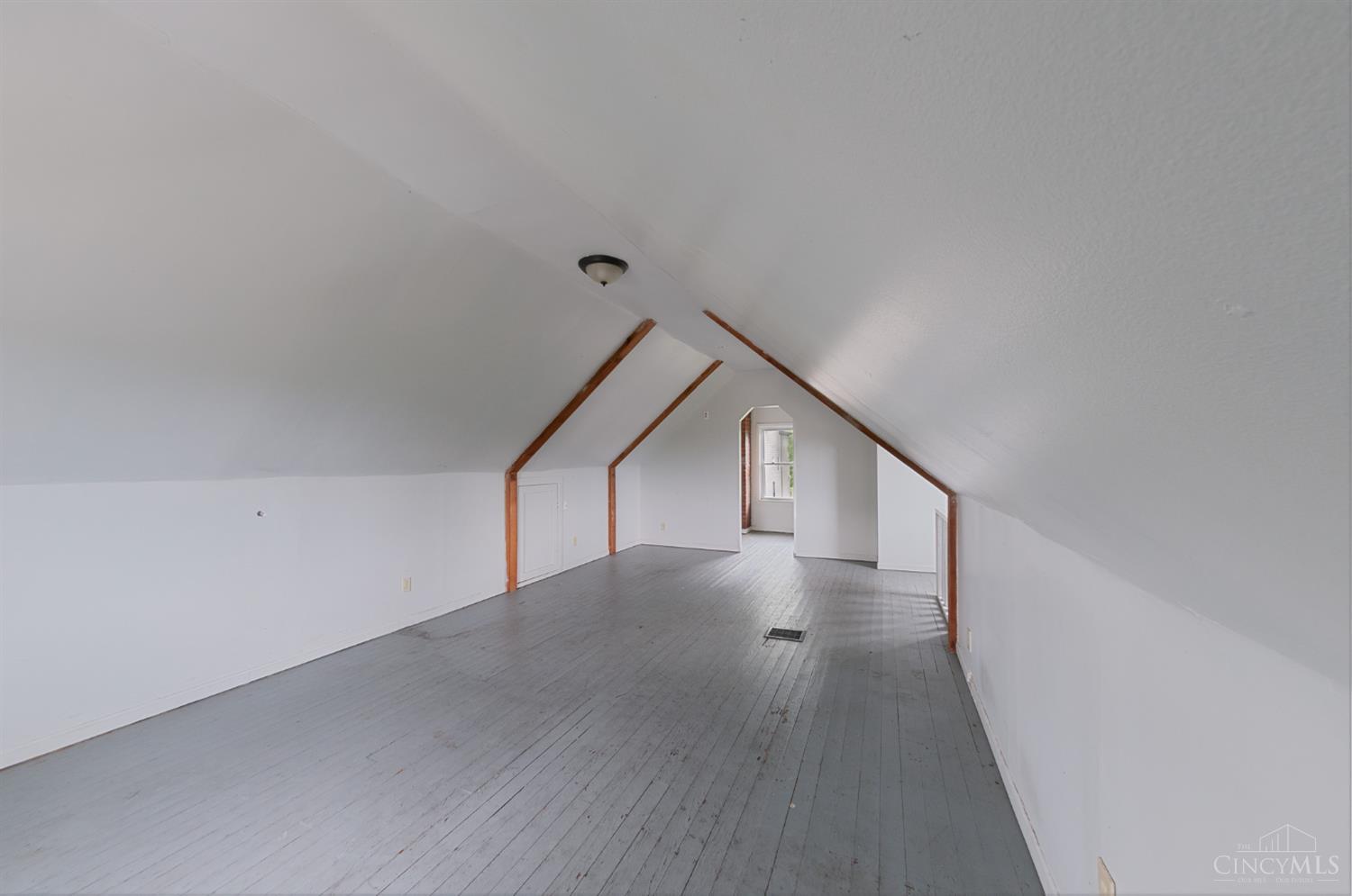 1247 Beech