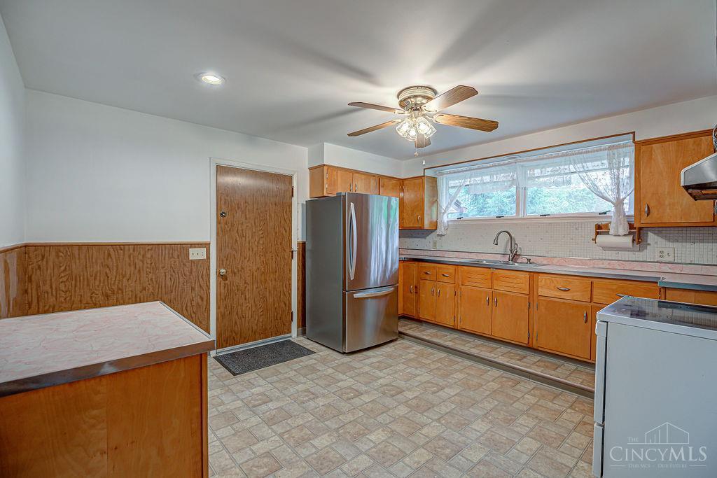 3355 Greenbush Avenue