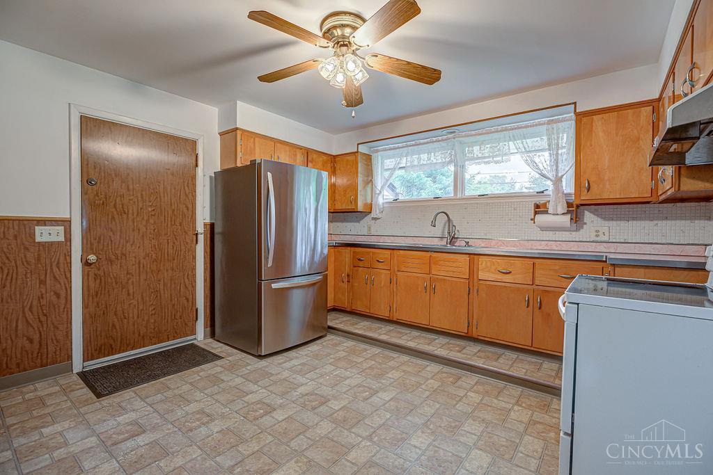 3355 Greenbush Avenue