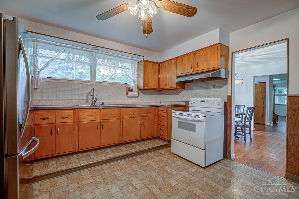 3355 Greenbush Avenue