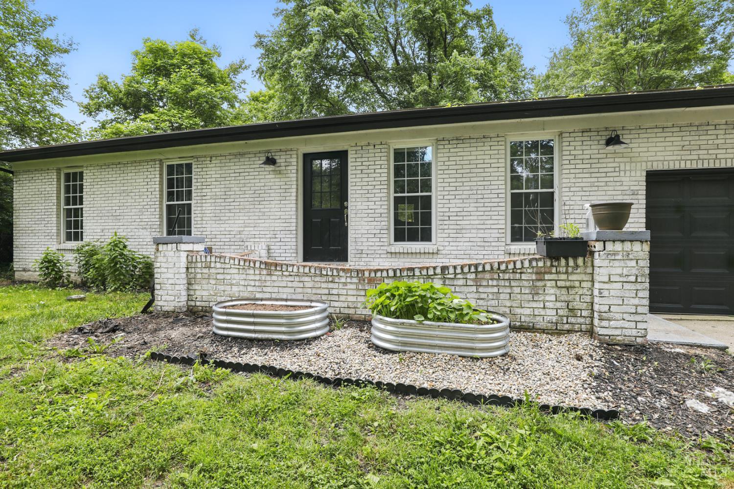 2031 Woodville Pike