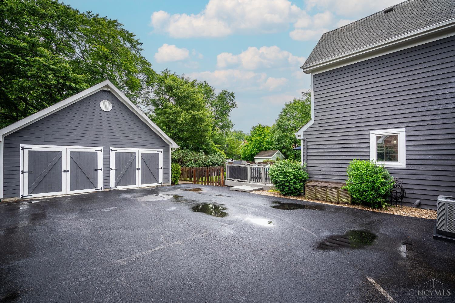 8 Denison Lane