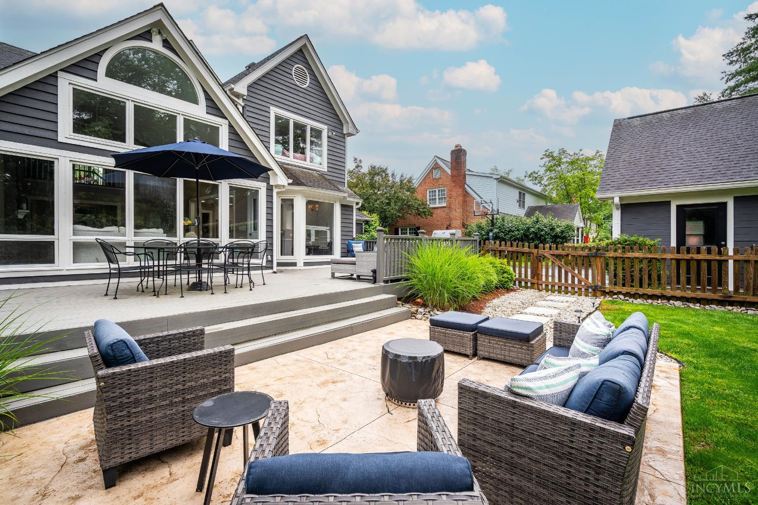 8 Denison Lane