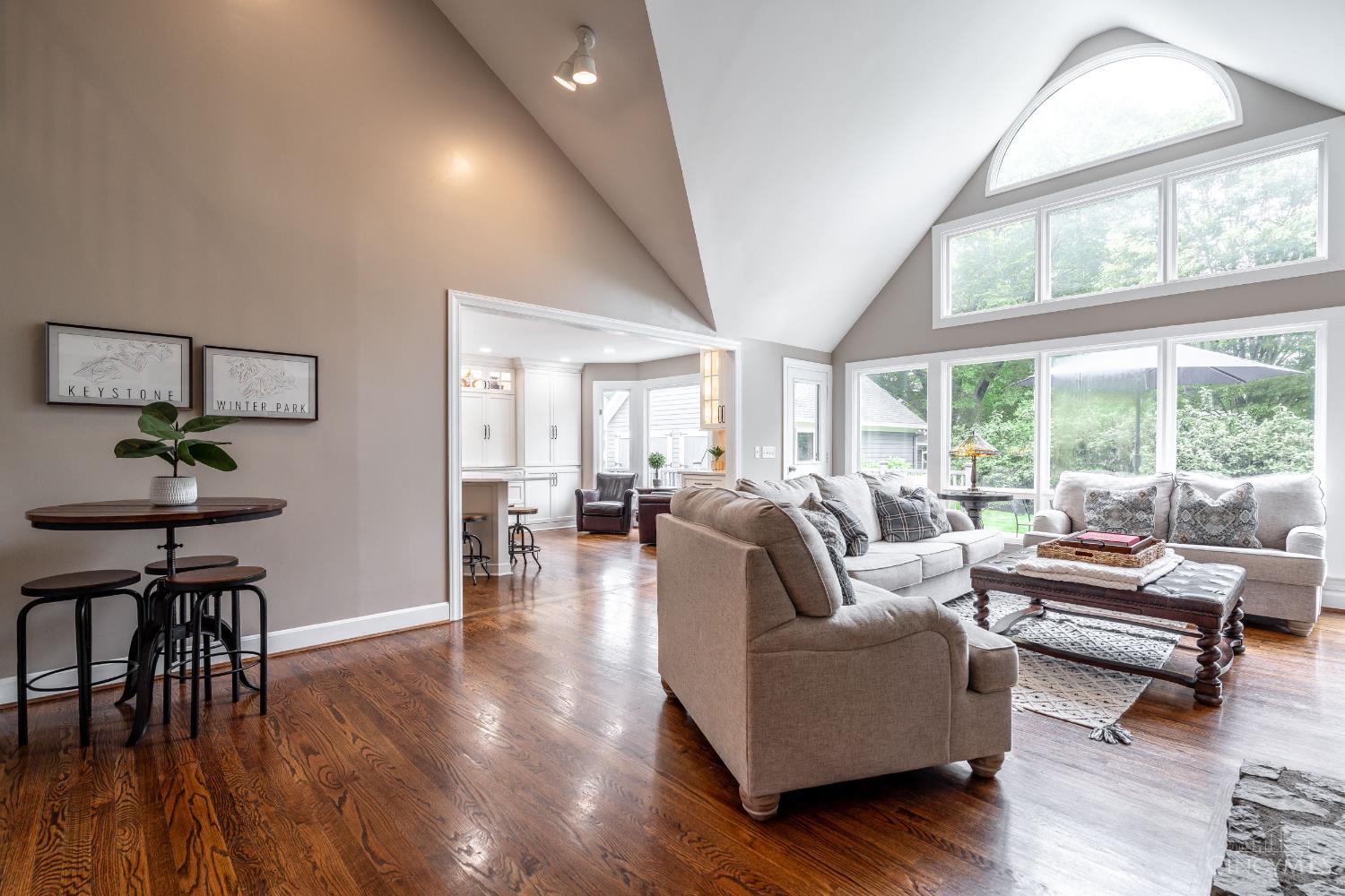 8 Denison Lane