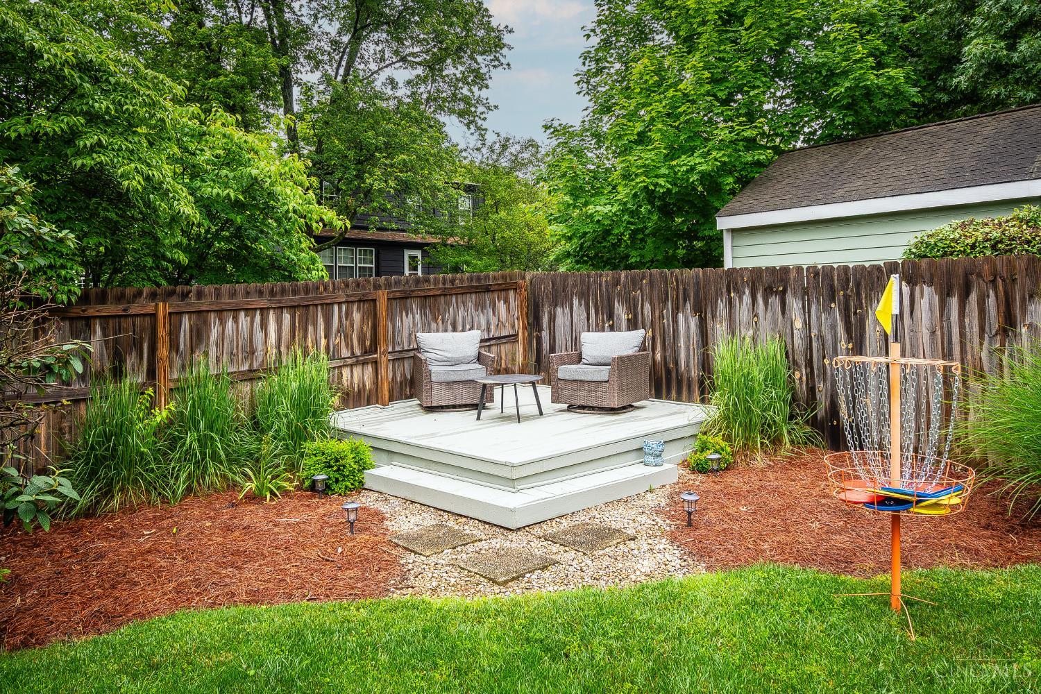 8 Denison Lane