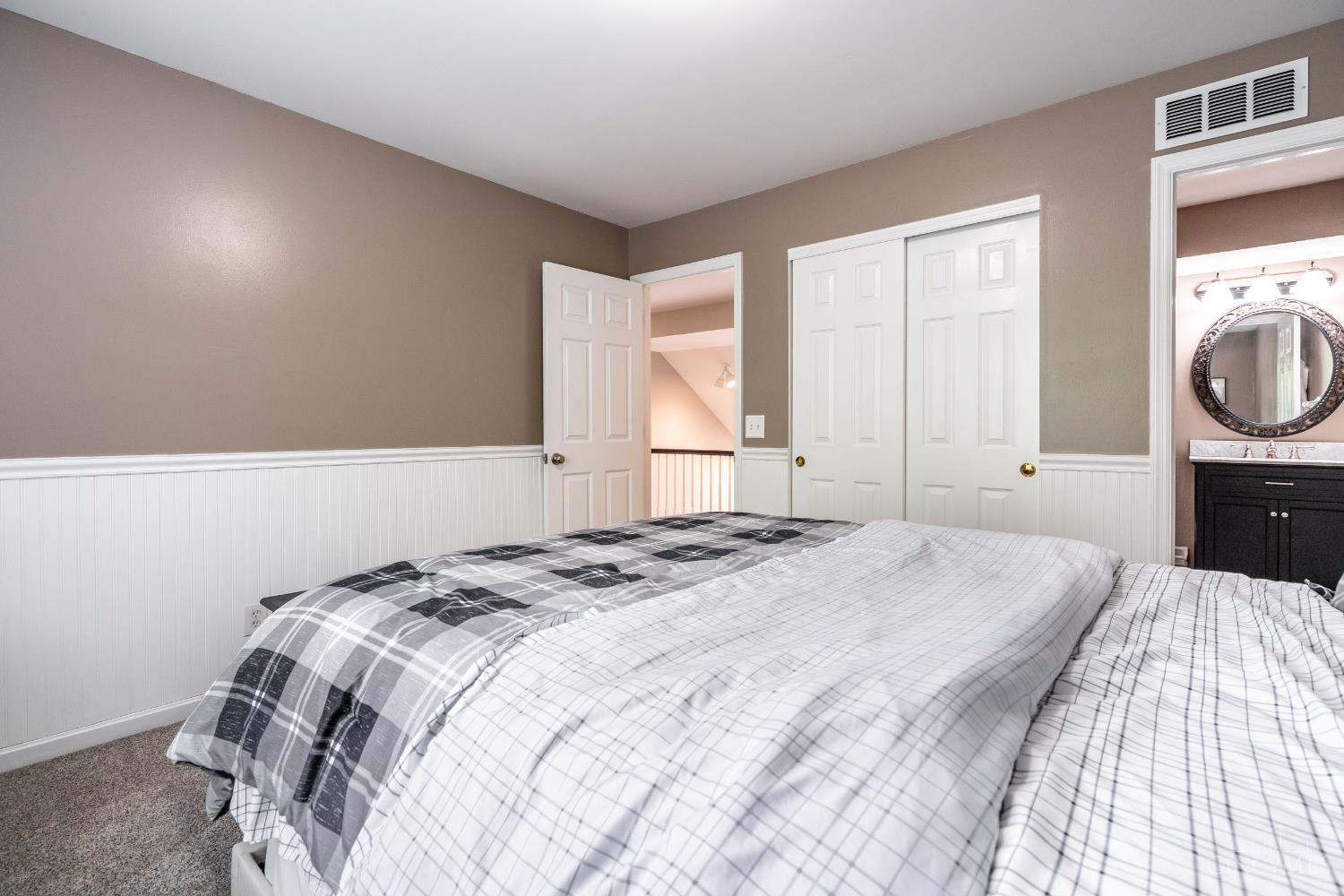 8 Denison Lane