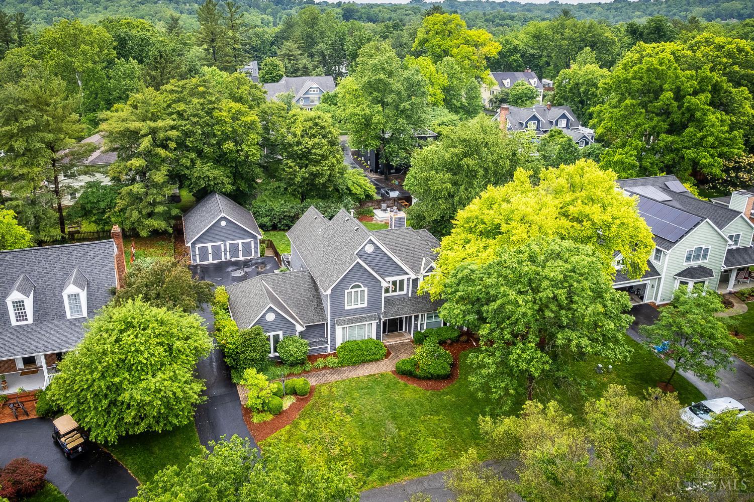 8 Denison Lane