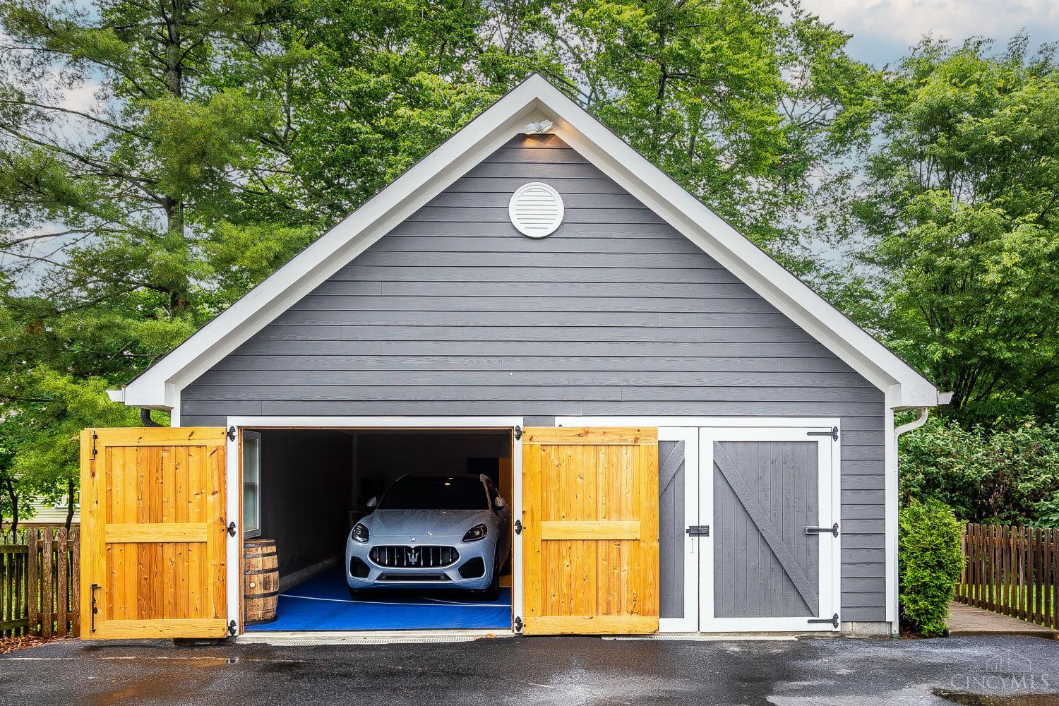 8 Denison Lane
