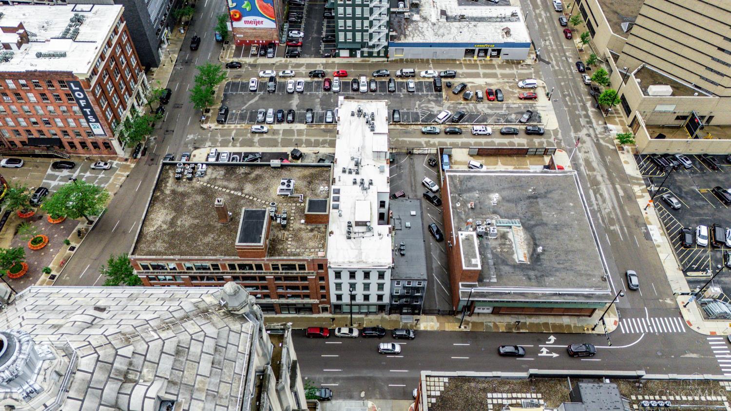 813 Broadway Avenue 203