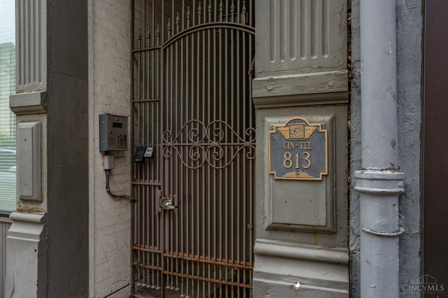813 Broadway Avenue 203
