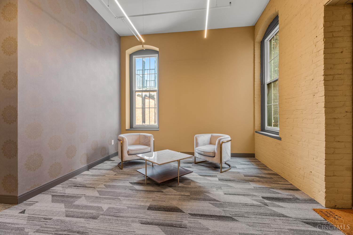 813 Broadway Avenue 203