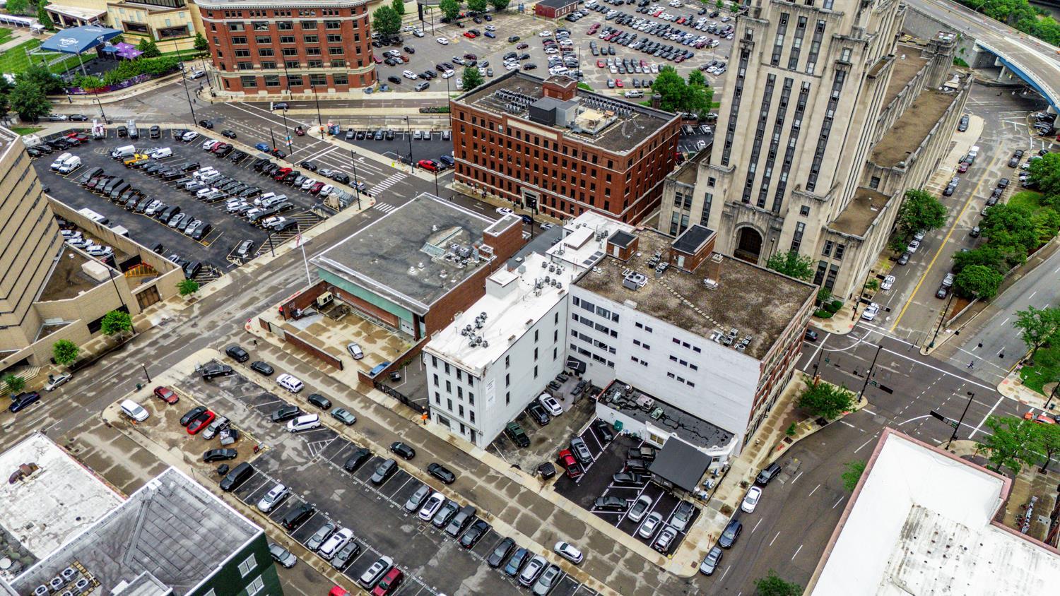 813 Broadway Avenue 203