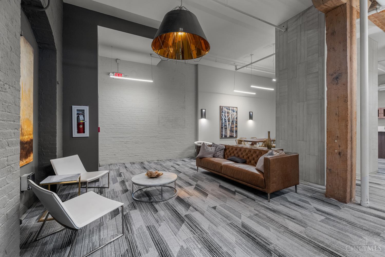 813 Broadway Avenue 203