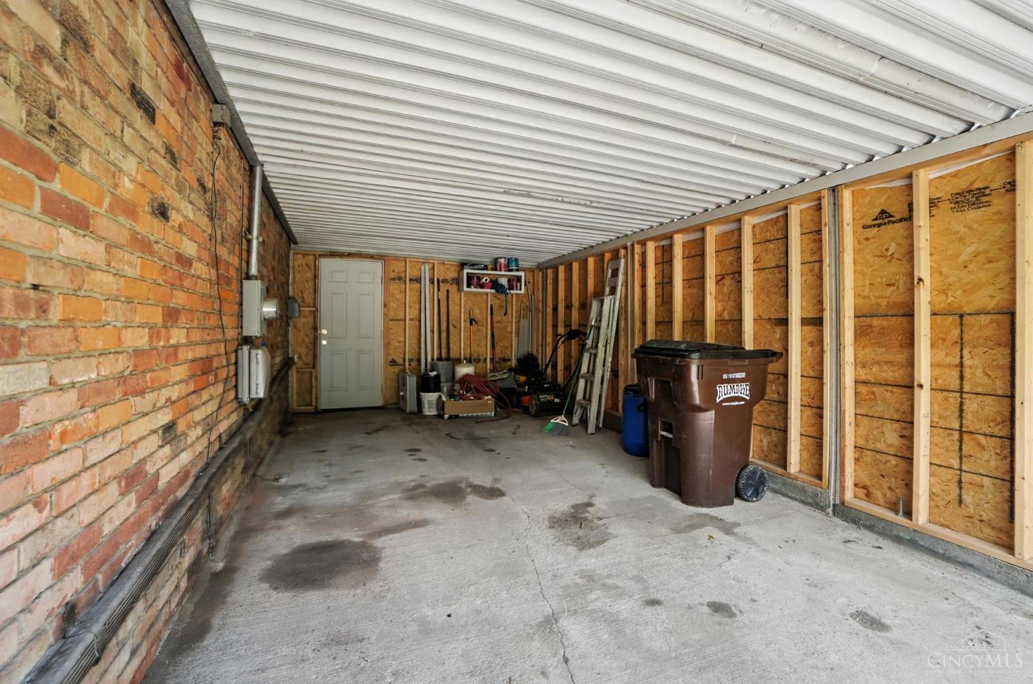 7104 Wesselman Road