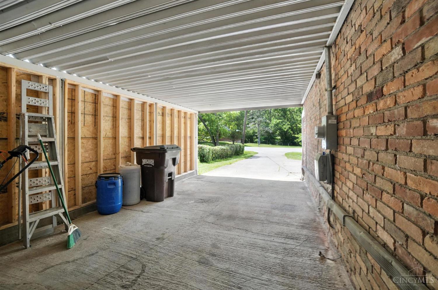 7104 Wesselman Road