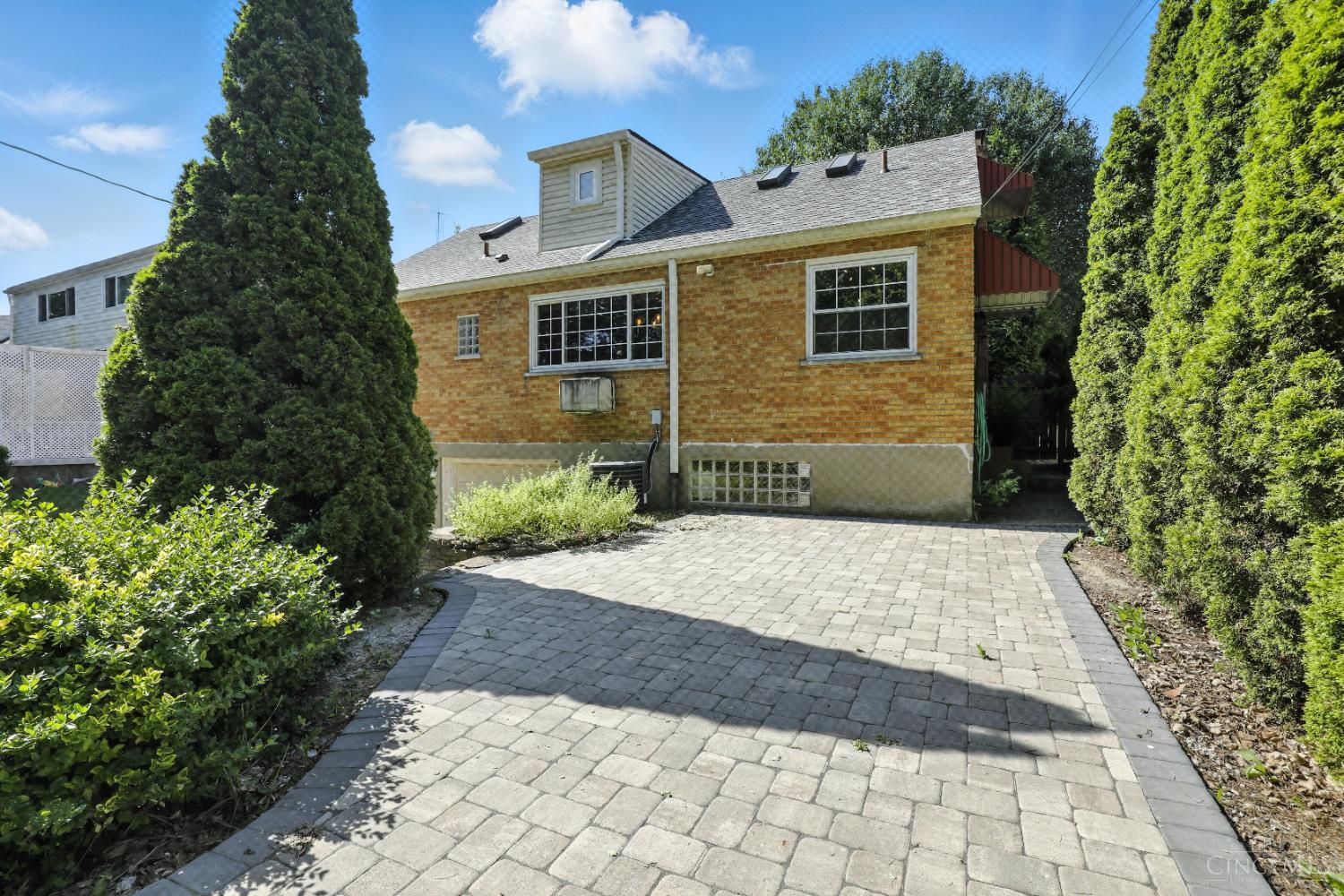 1006 Harbury Drive