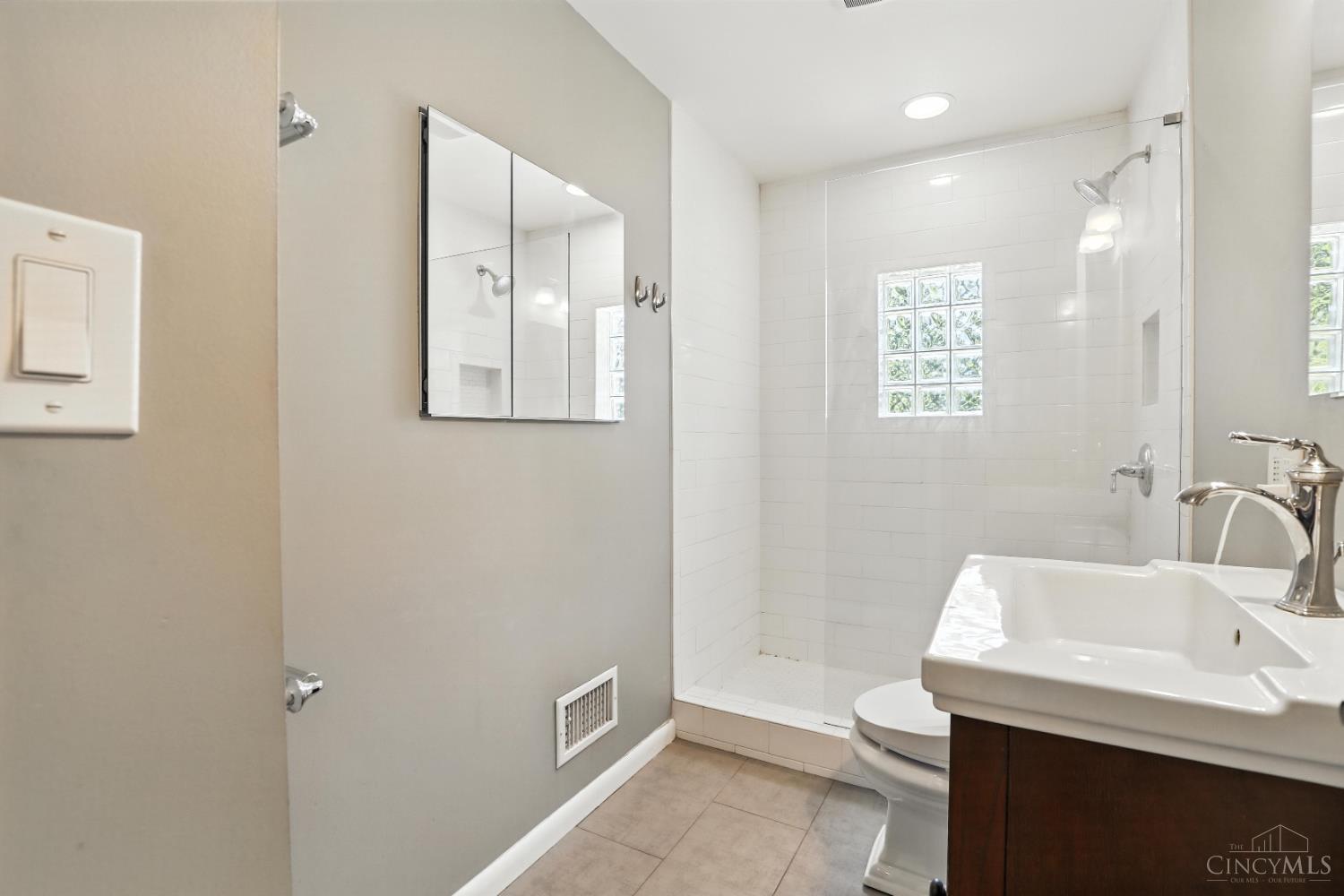 1006 Harbury Drive