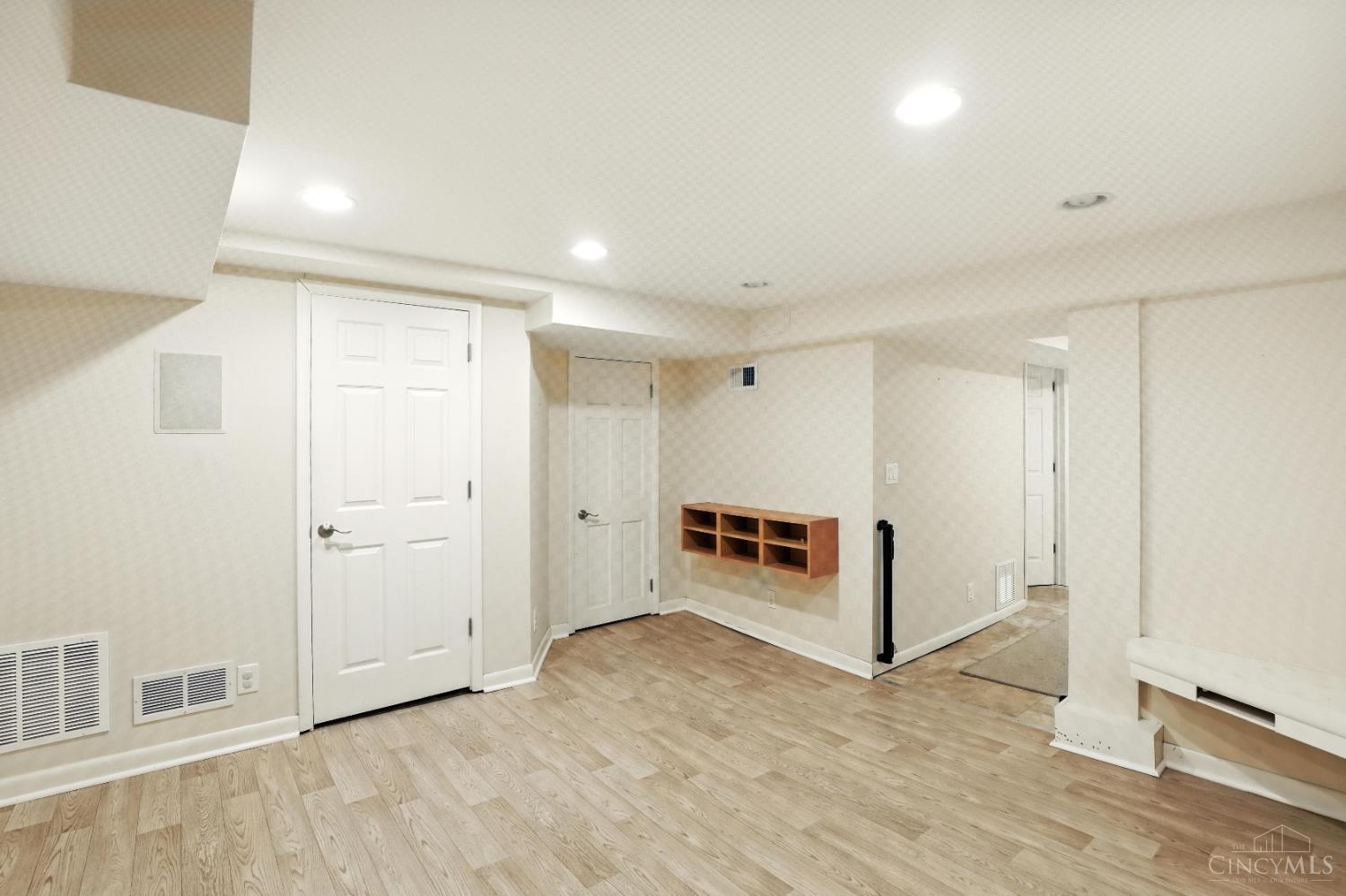 1006 Harbury Drive