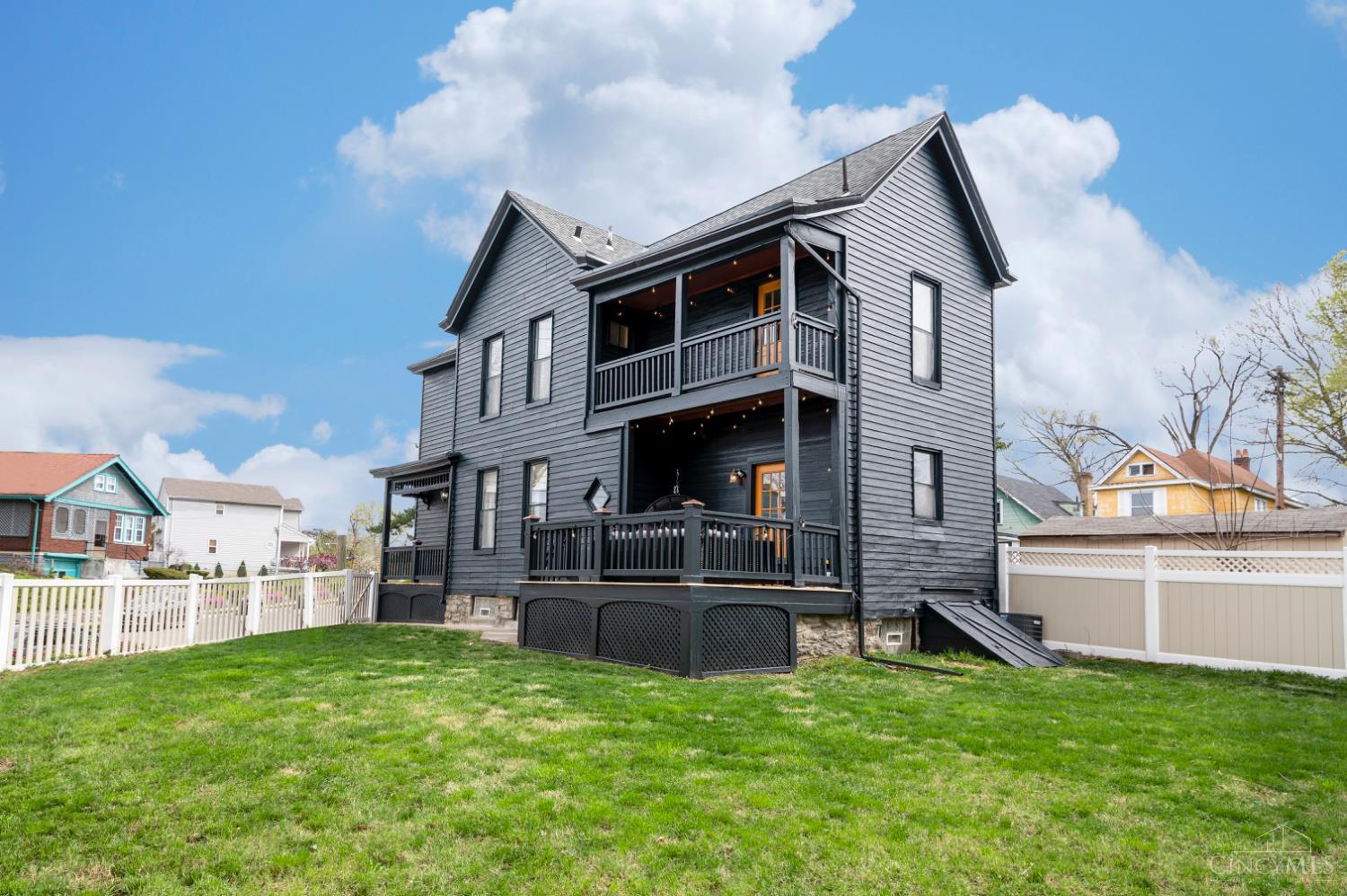 1915 Pogue Avenue