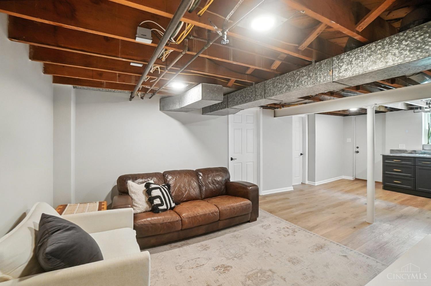1728 Tiffany Lane