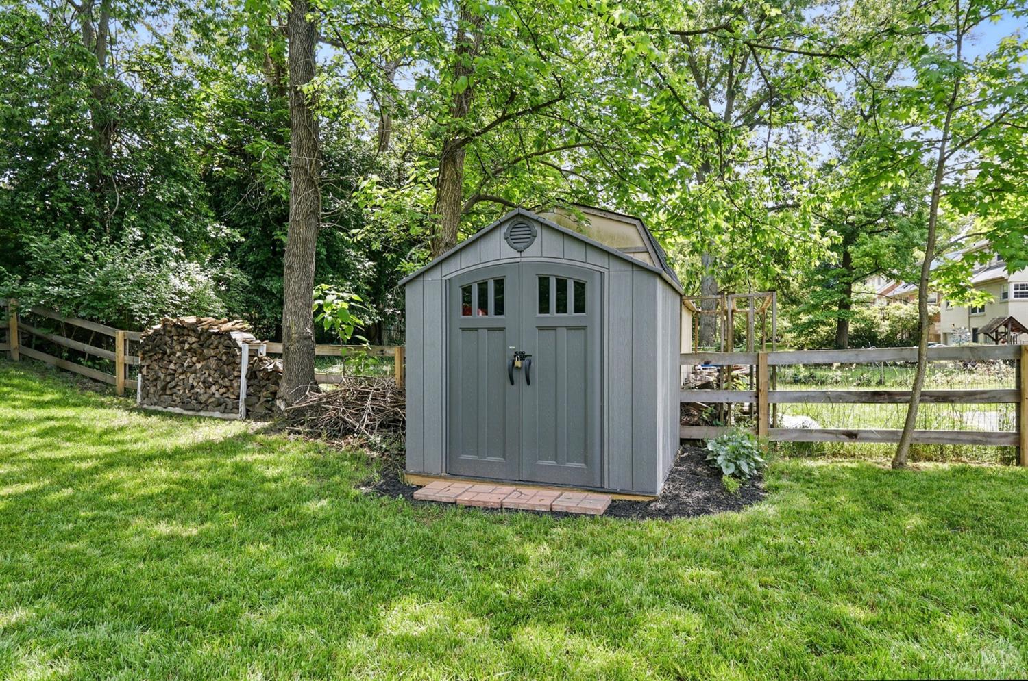 1728 Tiffany Lane