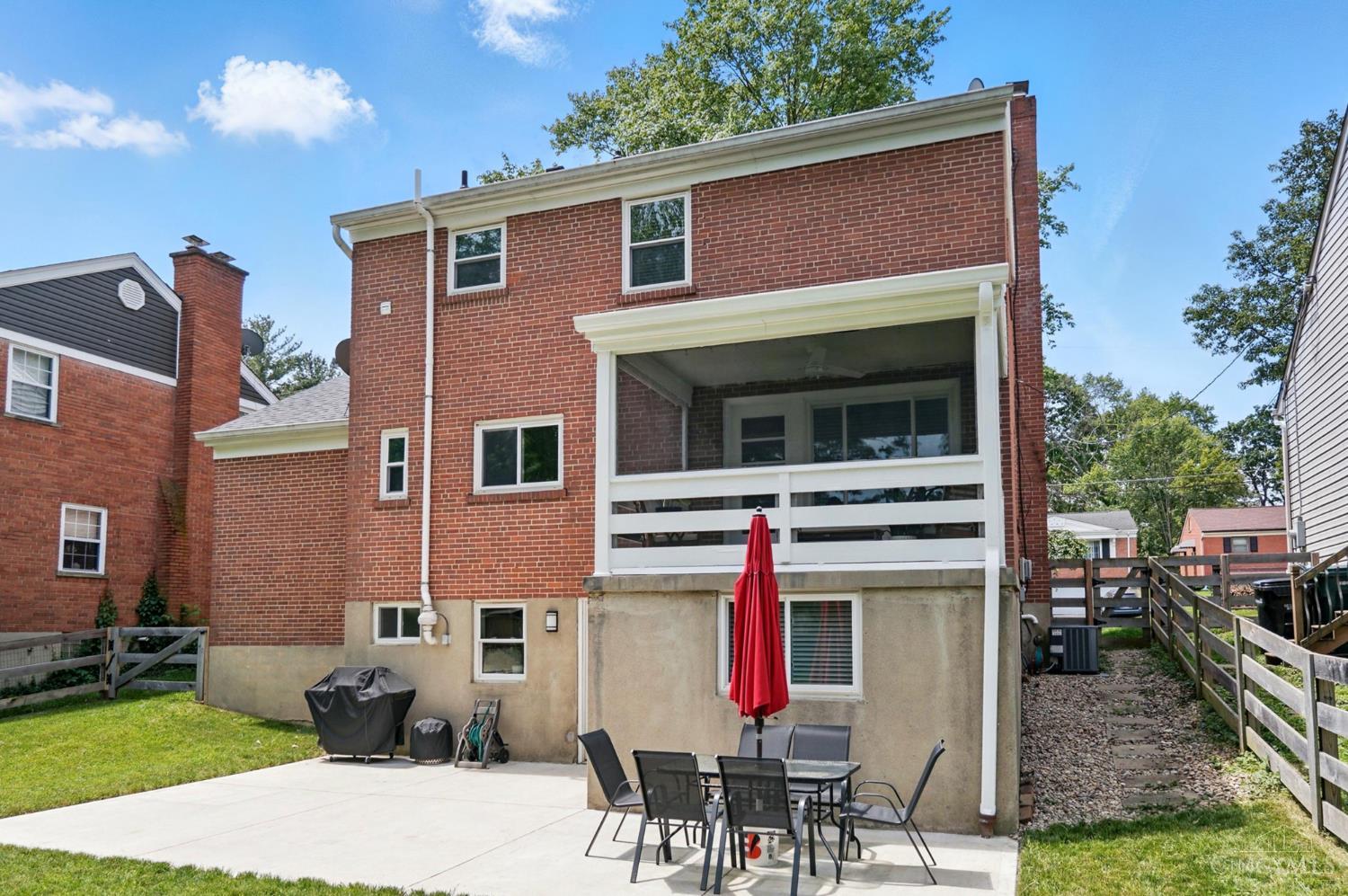 1728 Tiffany Lane