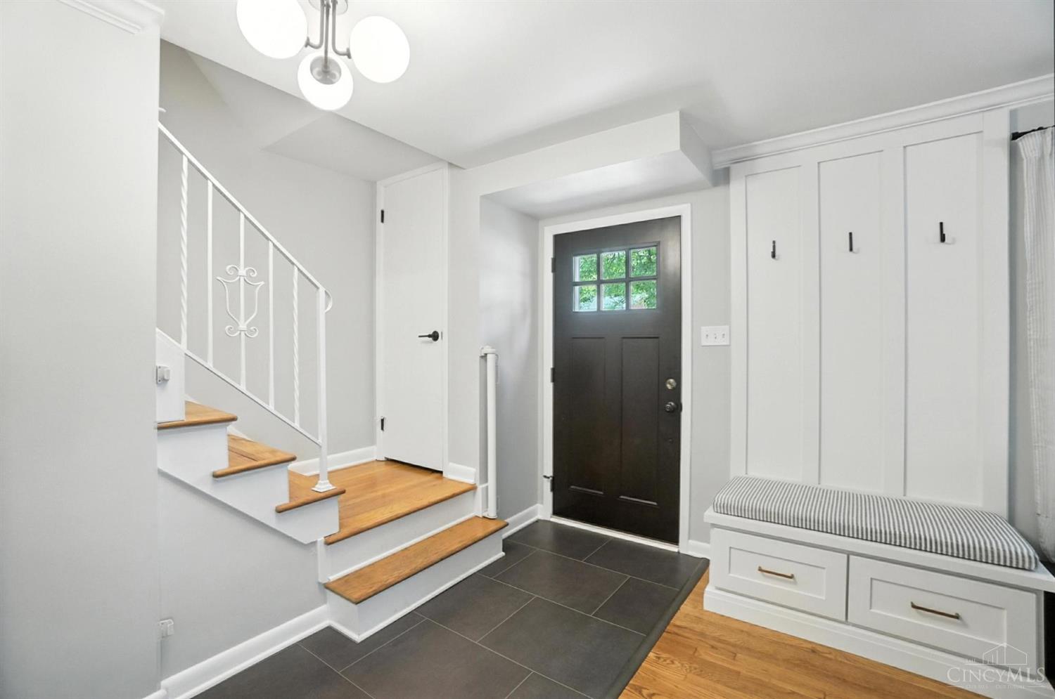 1728 Tiffany Lane