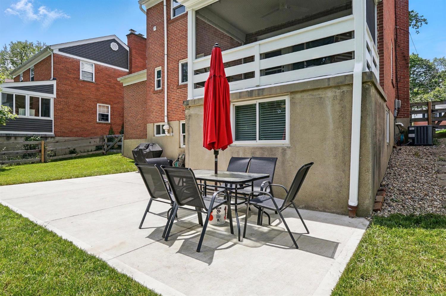 1728 Tiffany Lane