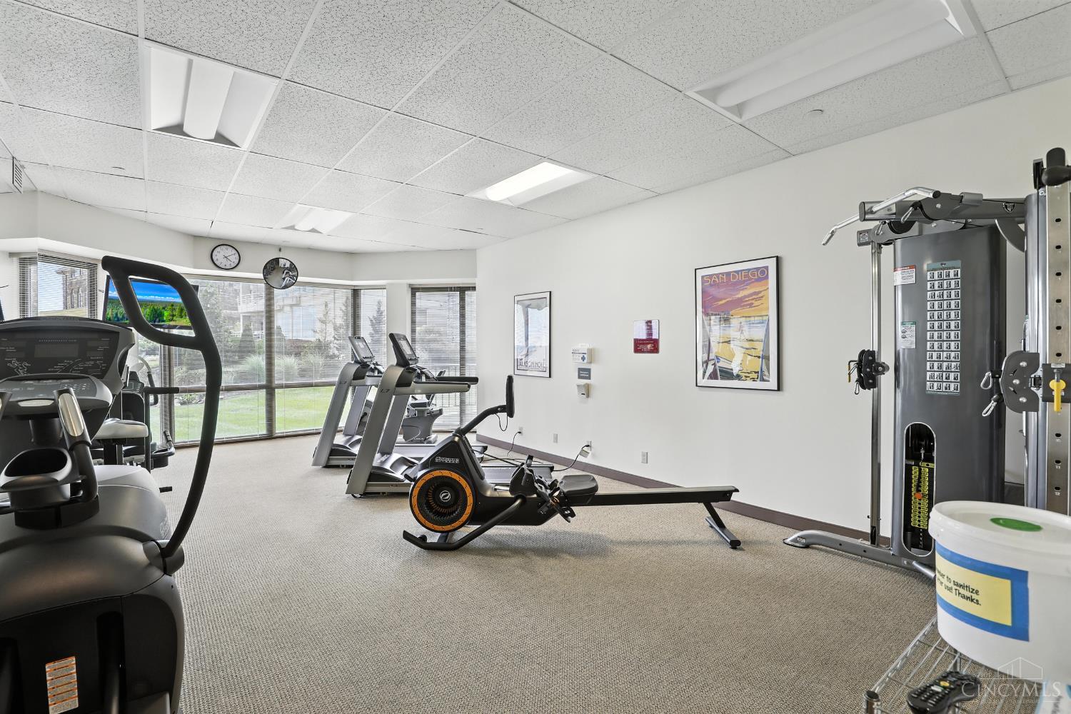1201 Edgecliff Place 1083