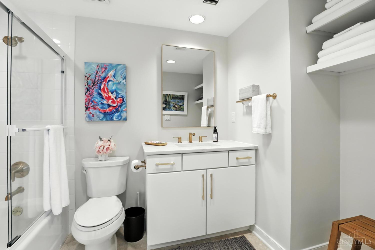 1201 Edgecliff Place 1083