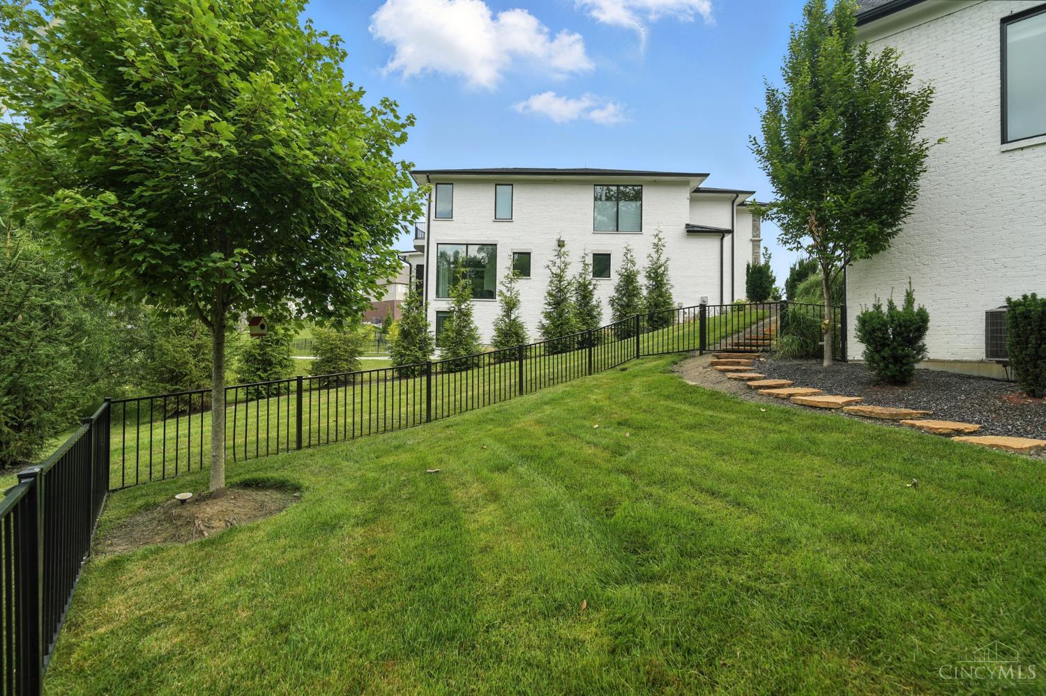 5413 Walnut View Drive