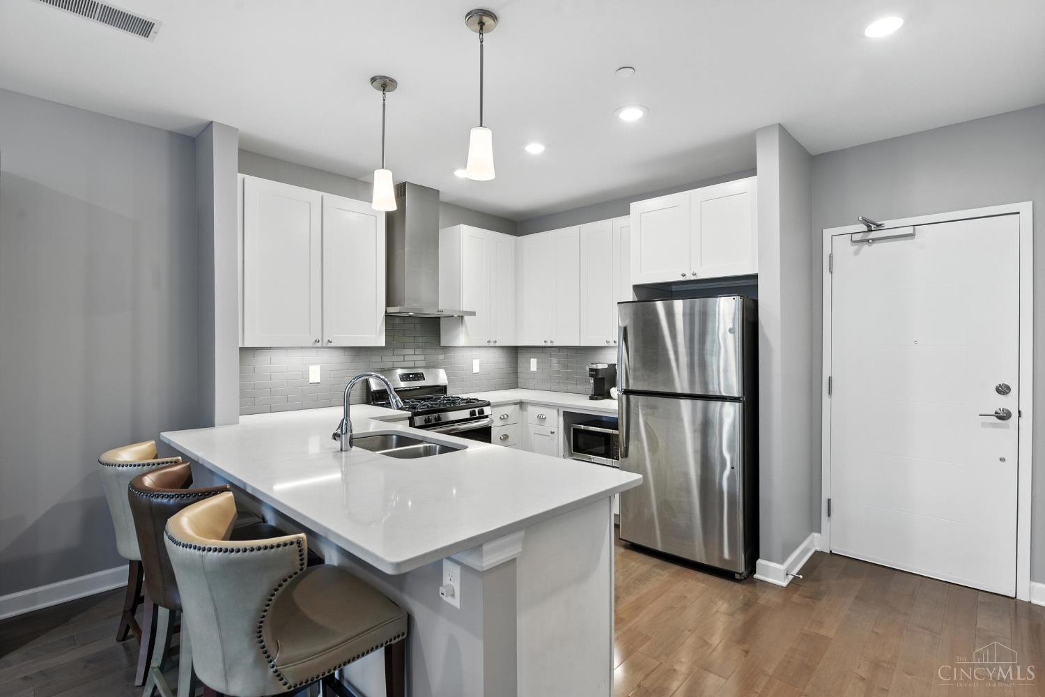 116 W Fifteenth Street 204