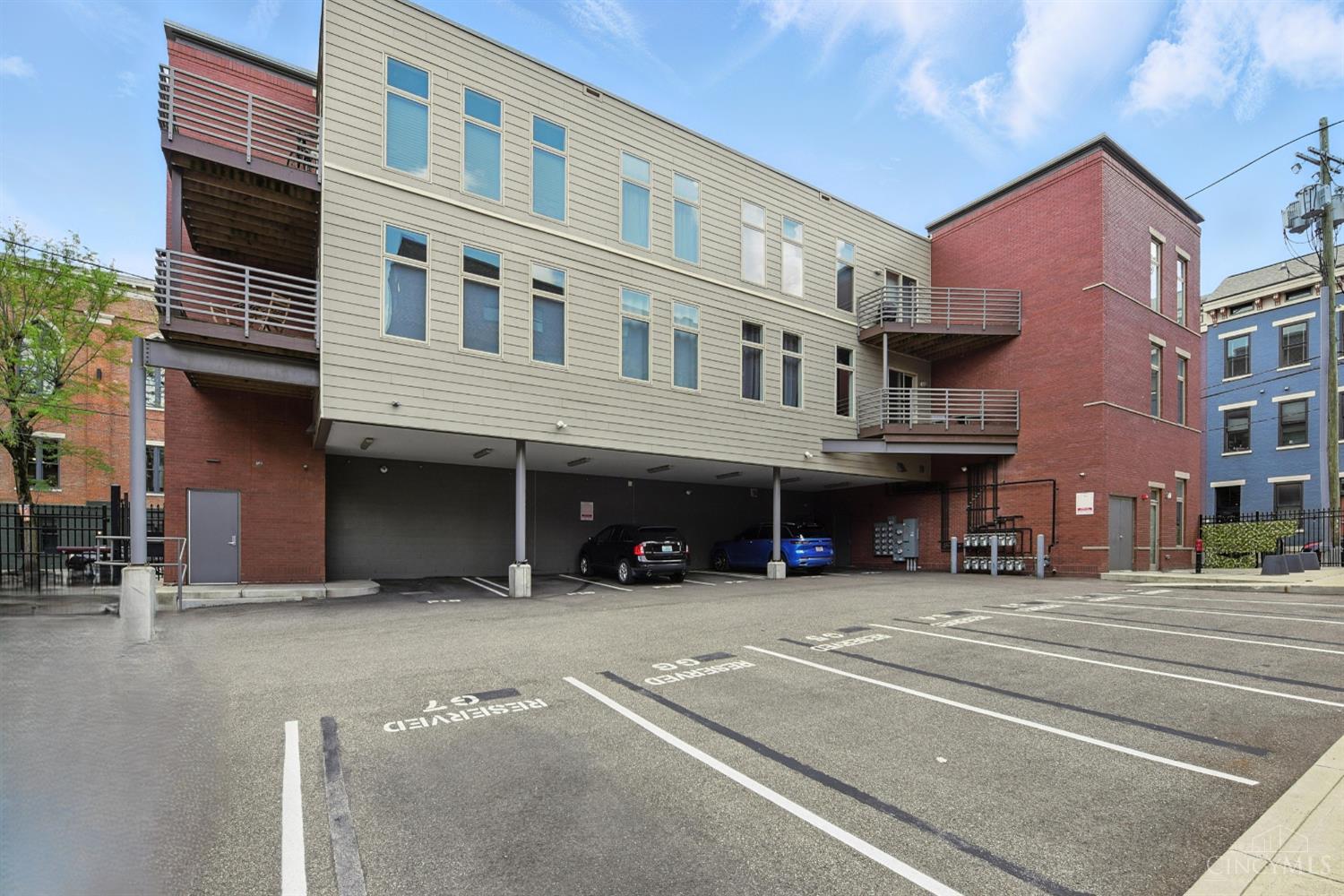 116 W Fifteenth Street 204
