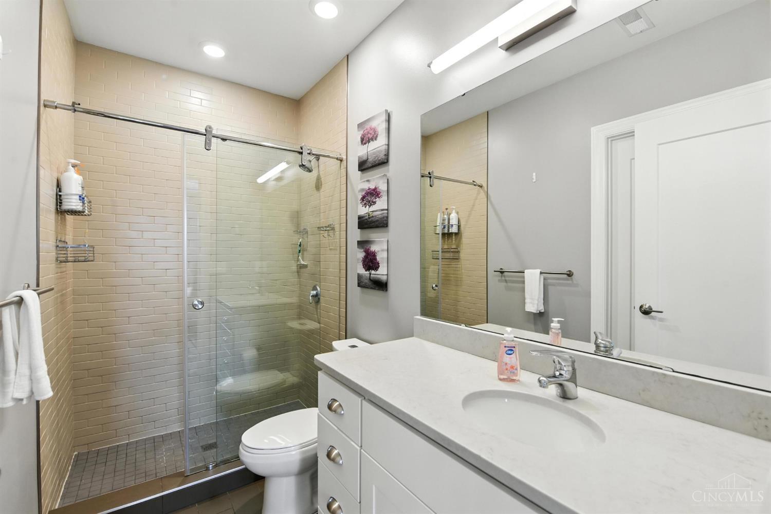 116 W Fifteenth Street 204