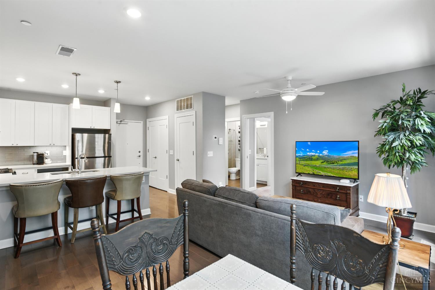 116 W Fifteenth Street 204