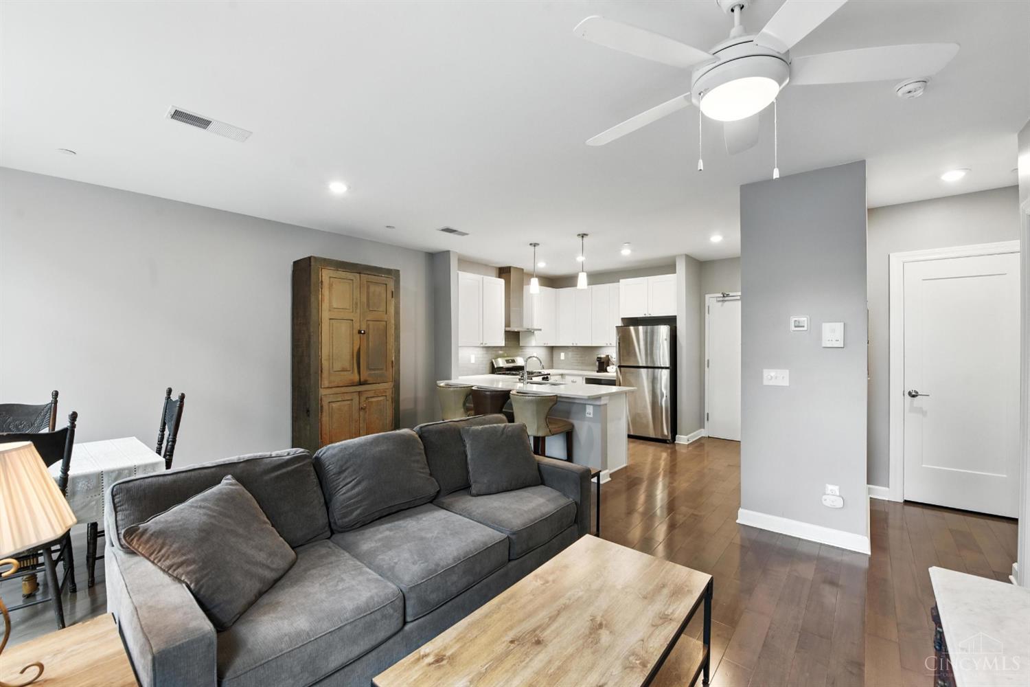 116 W Fifteenth Street 204