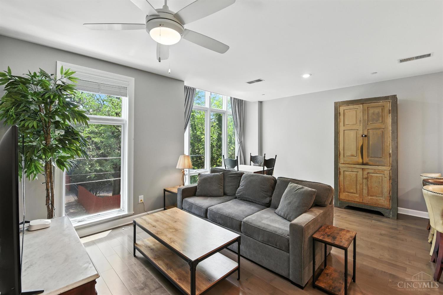 116 W Fifteenth Street 204