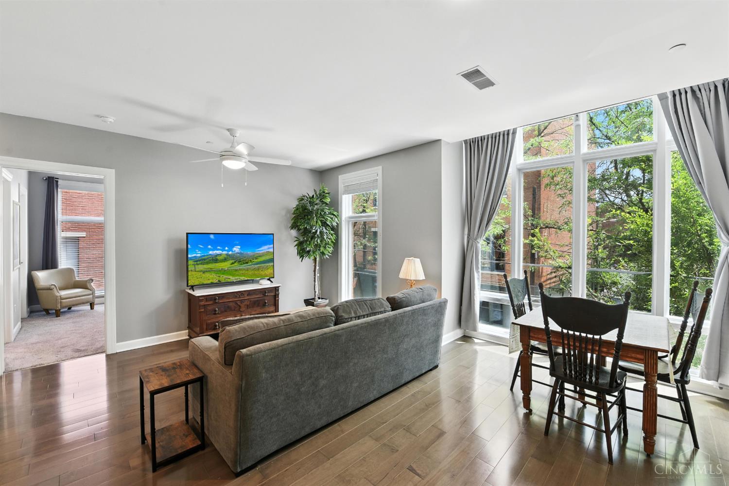 116 W Fifteenth Street 204