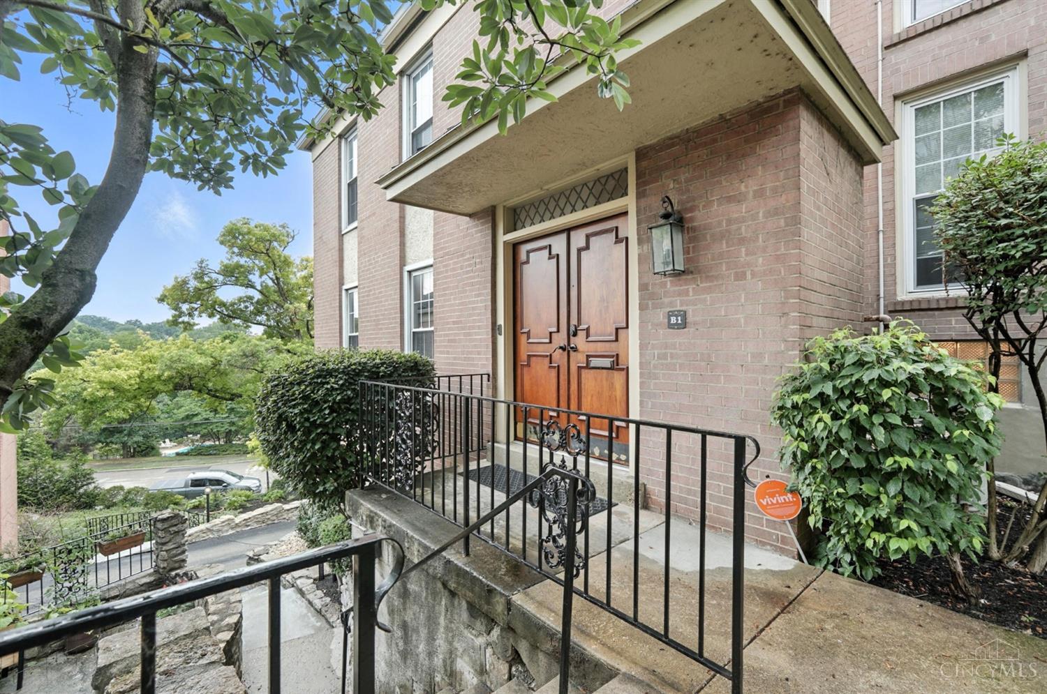 854 Rue De La Paix B1