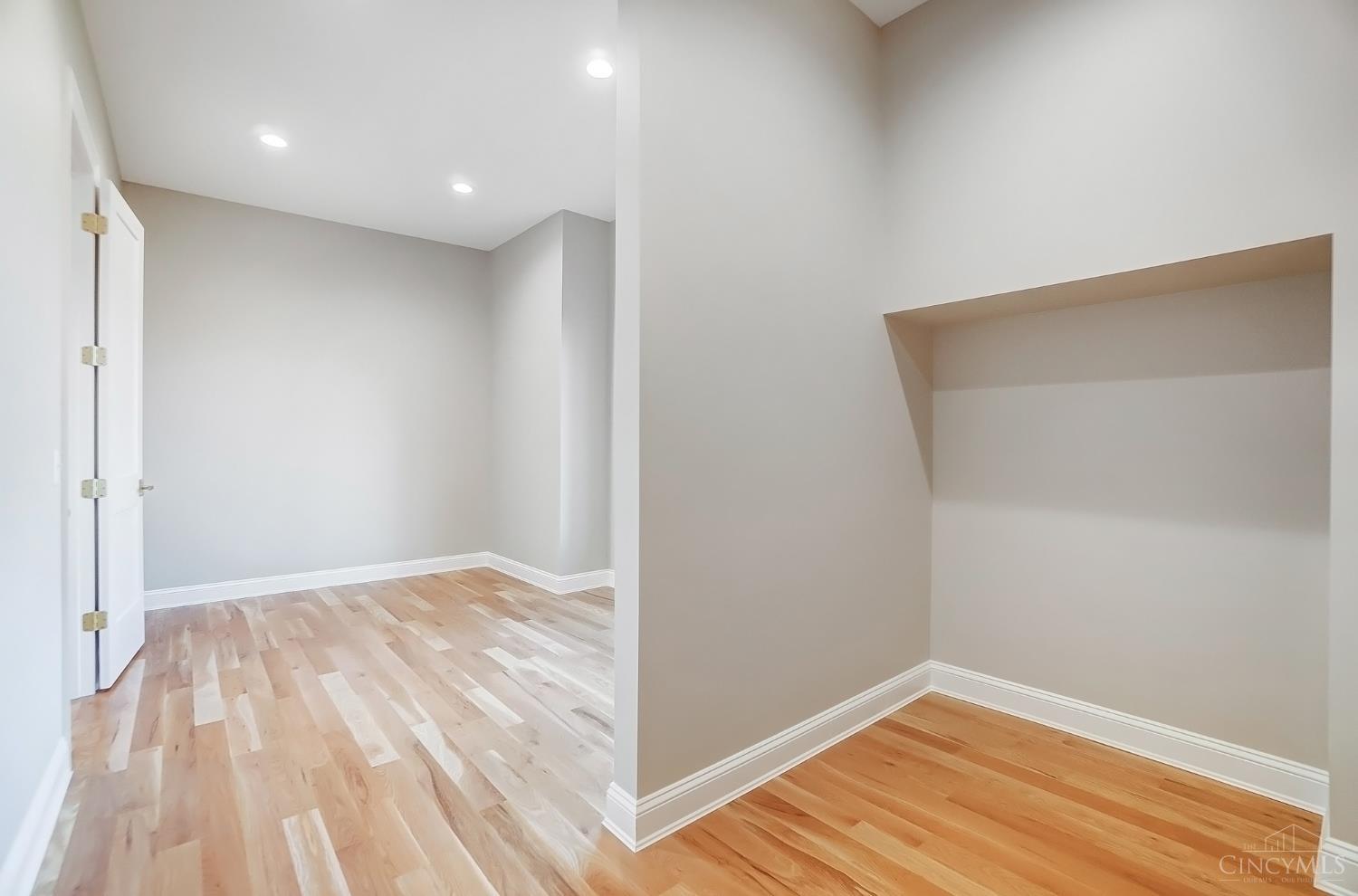 10 Priya Place