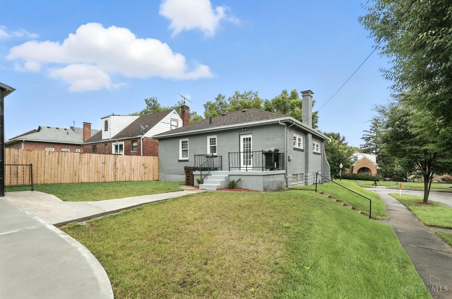1425 Covedale Avenue