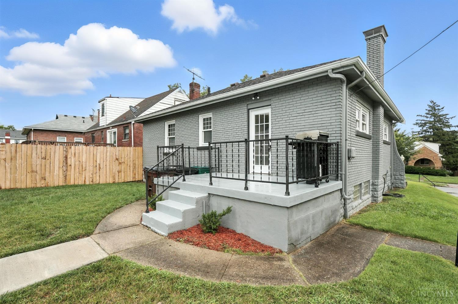 1425 Covedale Avenue