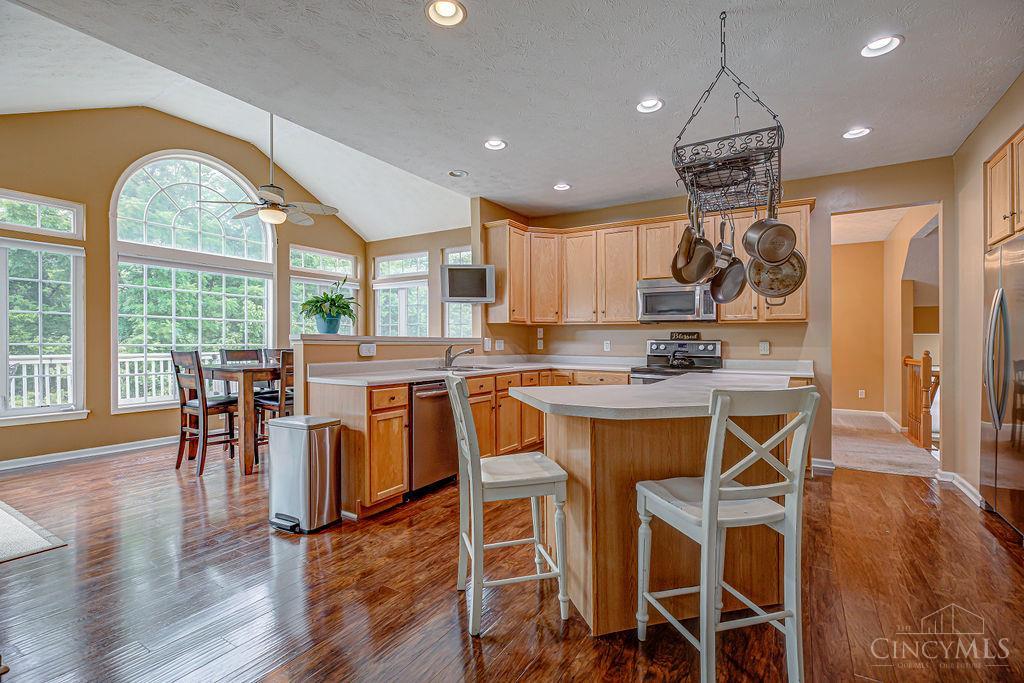 5414 Jamies Oak Court