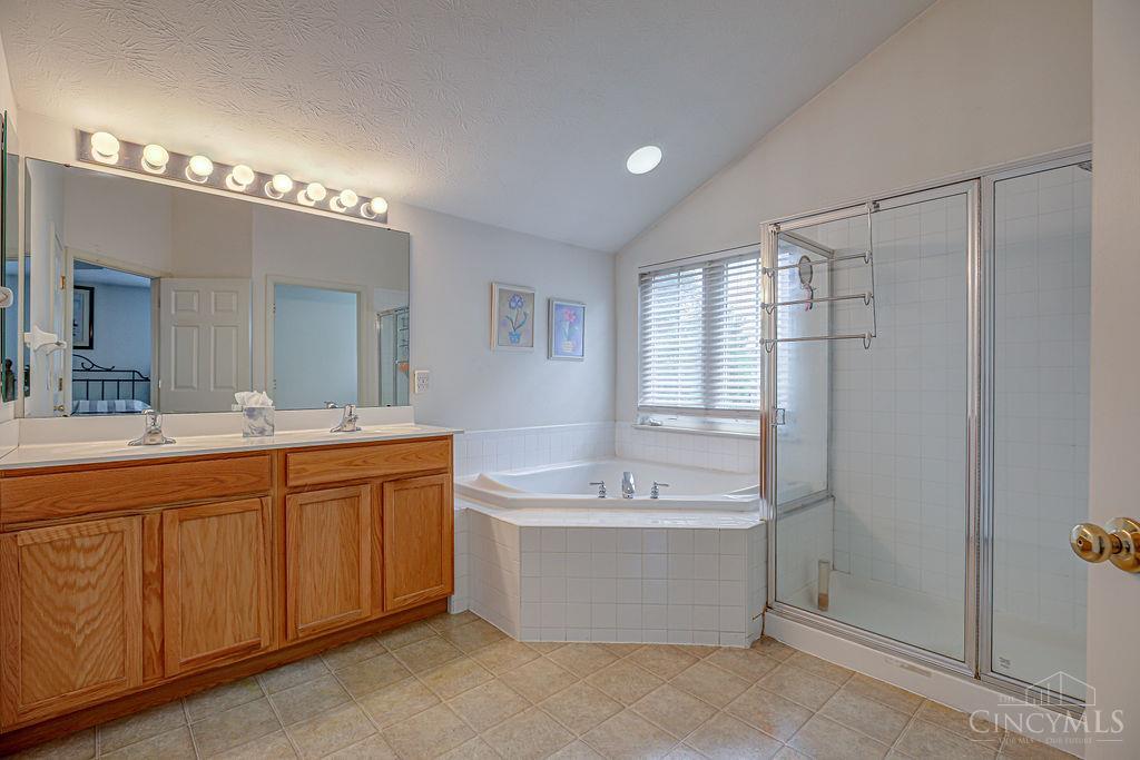 5414 Jamies Oak Court