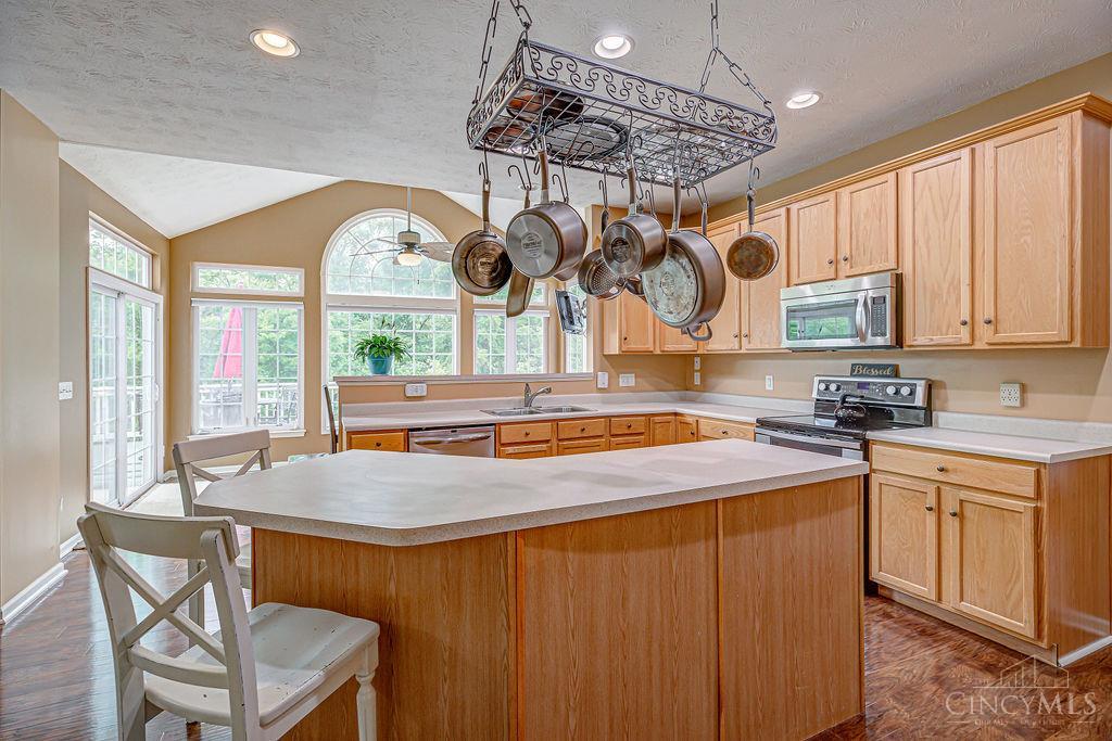 5414 Jamies Oak Court